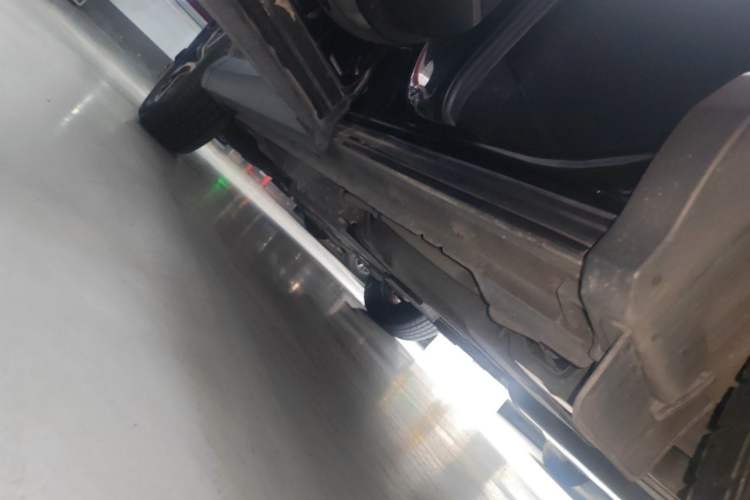 Used Toyota RAV4 2019 2.0L CVT Two-Wheel Drive Luxury Version China VI Standard Chassis Rear Left