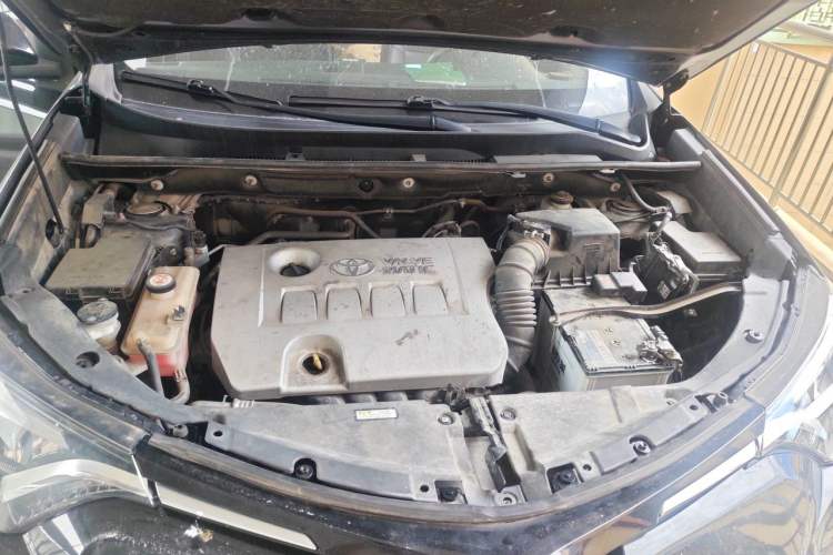Used Toyota RAV4 2019 2.0L CVT Two-Wheel Drive Fashion X Limited Edition China V Standard Engine Bay
