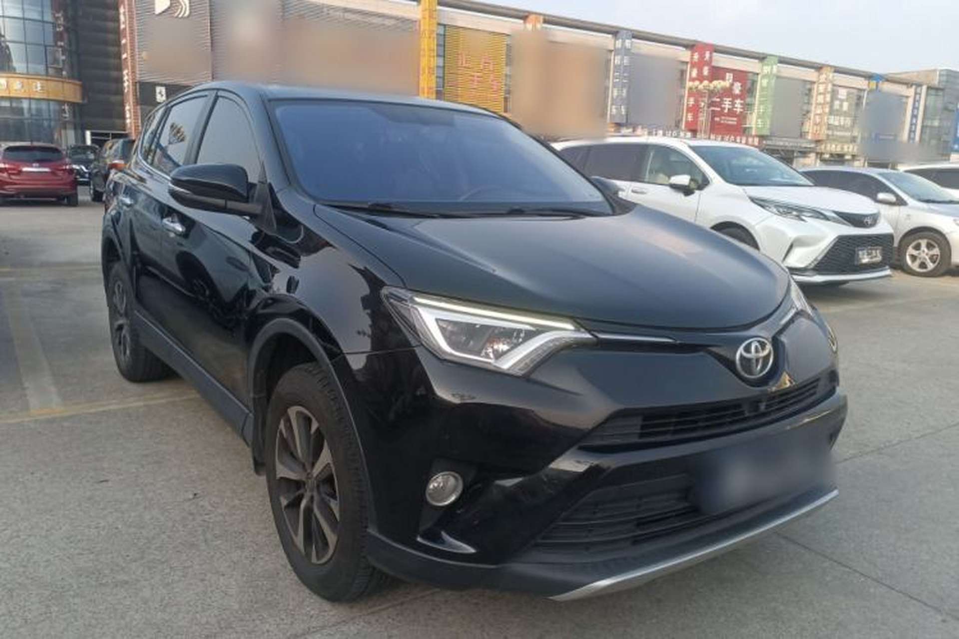 Used Toyota RAV4 2019 2.0L CVT Two-Wheel Drive ZhiShang Version China VI Standard Exterior 1