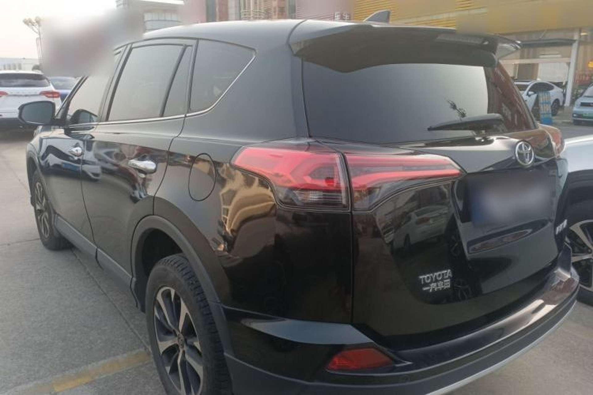 Used Toyota RAV4 2019 2.0L CVT Two-Wheel Drive ZhiShang Version China VI Standard Exterior 2