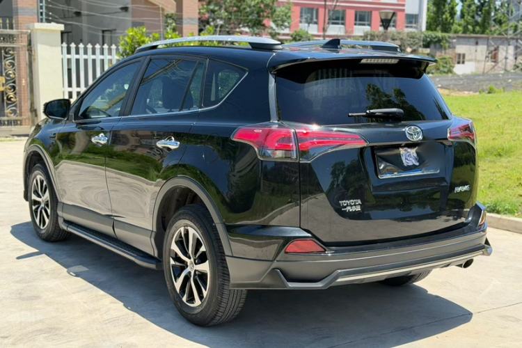 Used Toyota RAV4 2019 2.0L CVT Two-Wheel Drive Luxury Version China VI Standard Exterior 5