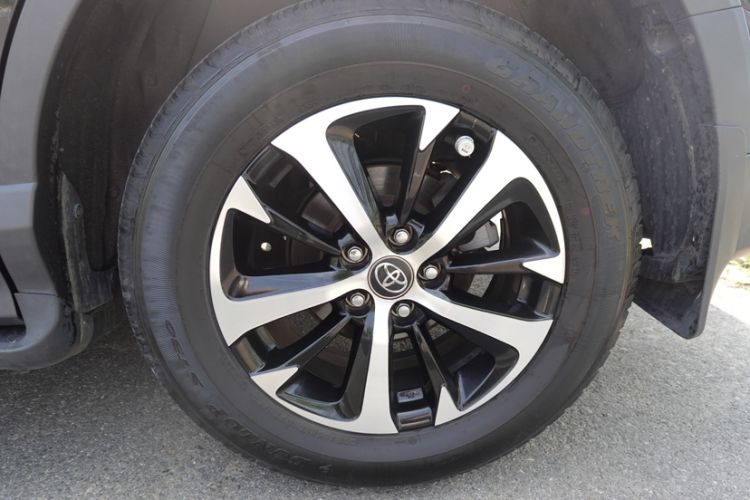 Used Toyota RAV4 2019 2.0L CVT Two-Wheel Drive Luxury Version China VI Standard Exterior 5
