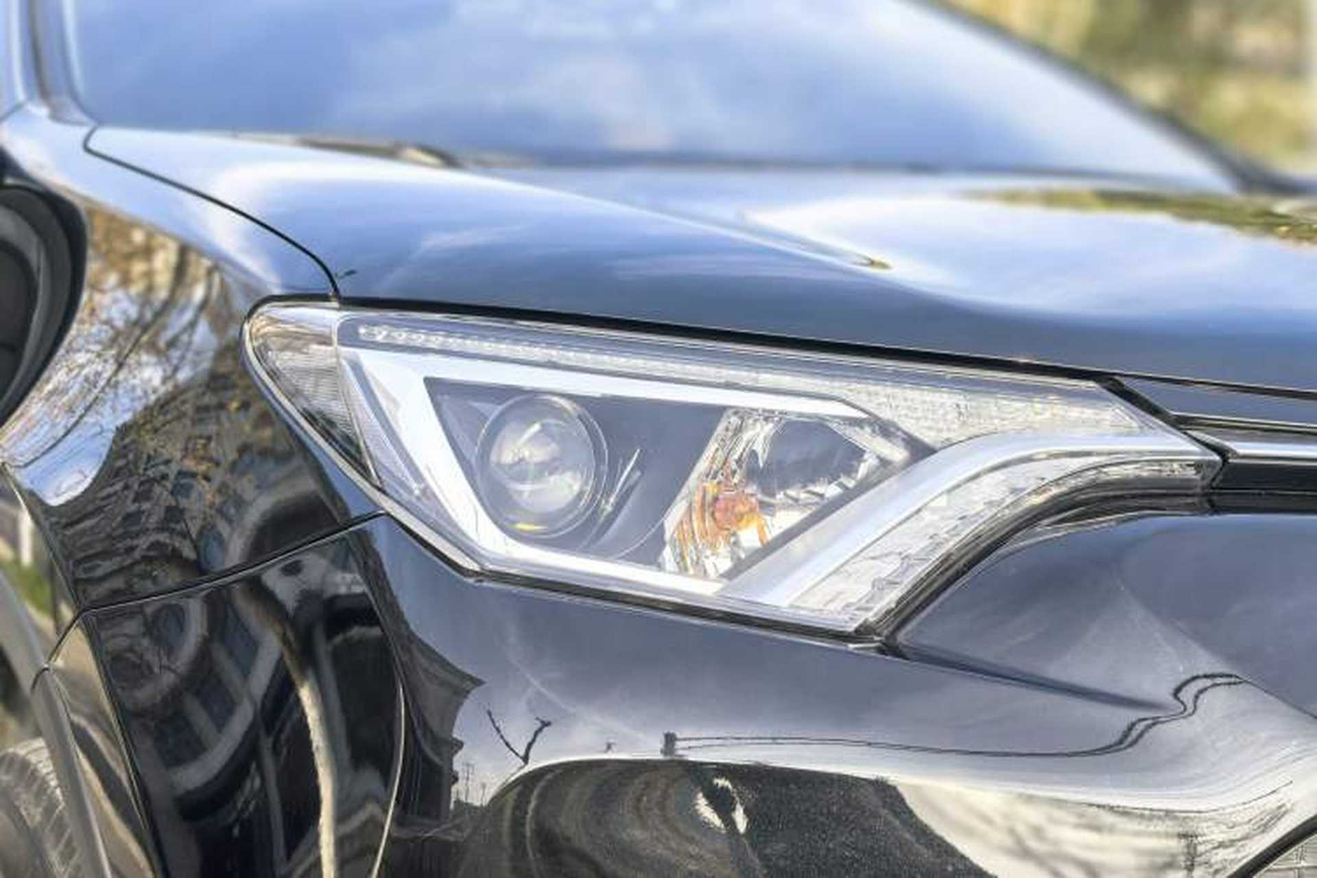 Used Toyota RAV4 2019 2.0L CVT Two-Wheel Drive Luxury Version China VI Standard Exterior 7