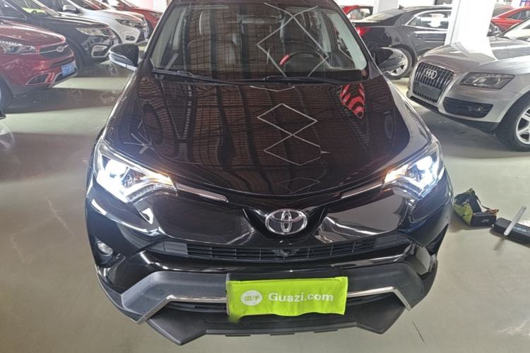 Used Toyota RAV4 2019 2.0L CVT Two-Wheel Drive Luxury Version China VI Standard Front