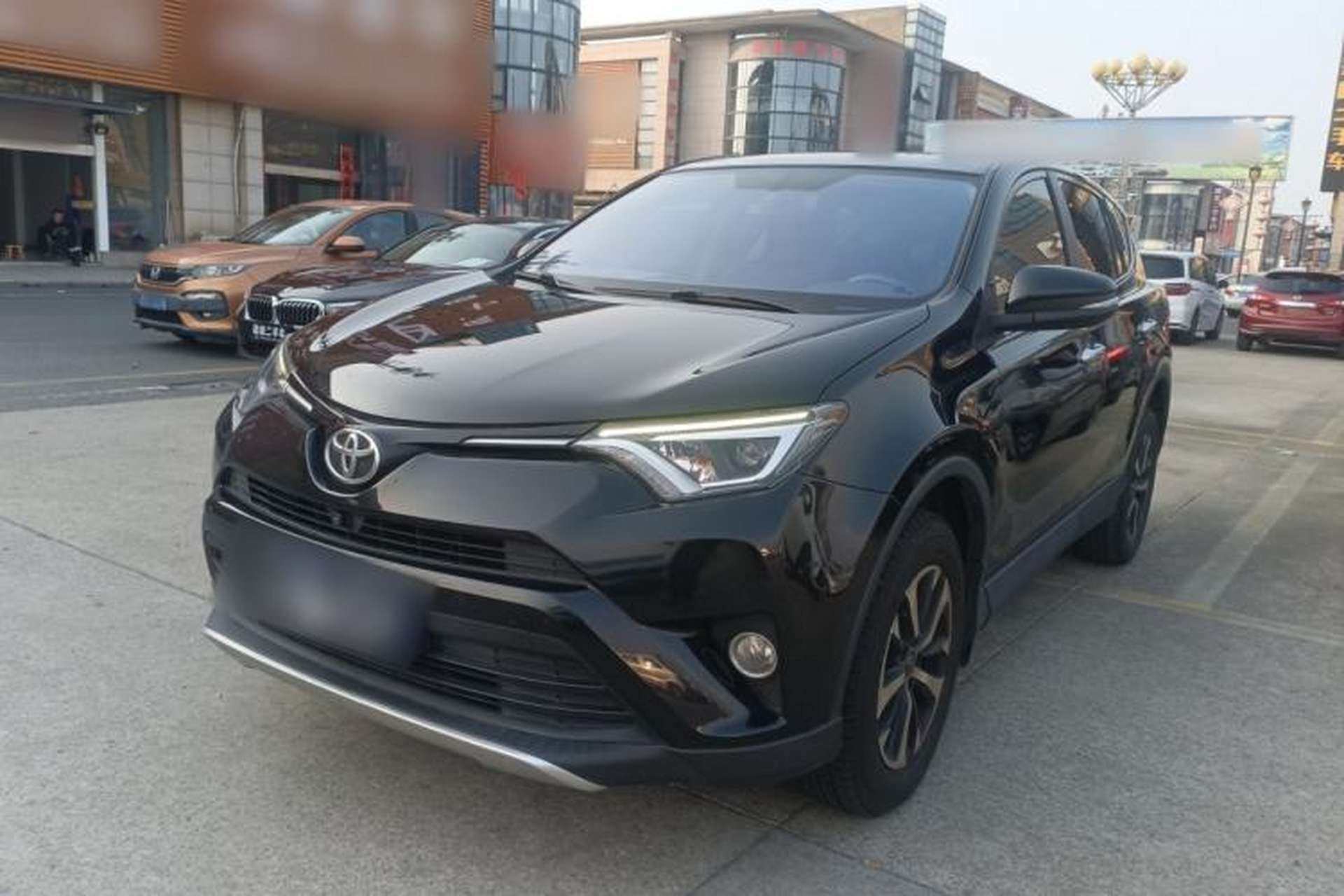 Used Toyota RAV4 2019 2.0L CVT Two-Wheel Drive ZhiShang Version China VI Standard Front Left 45 Deg