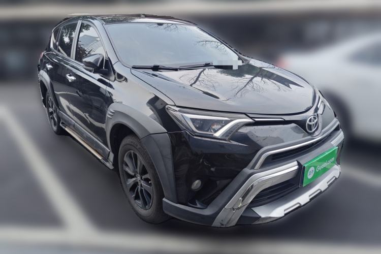 Used Toyota RAV4 2019 2.0L CVT Two-Wheel Drive Fashion X Limited Edition China VI Standard Front Right 45 Deg