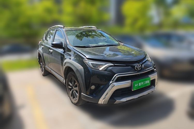 Used Toyota RAV4 2019 2.0L CVT Two-Wheel Drive Fashion X Limited Edition China VI Standard Front Right 45 Deg