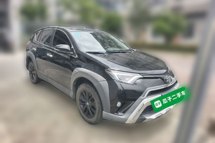 Used Toyota RAV4 2019 2.0L CVT Two-Wheel Drive Fashion X Limited Edition China VI Standard Front Right 45 Deg