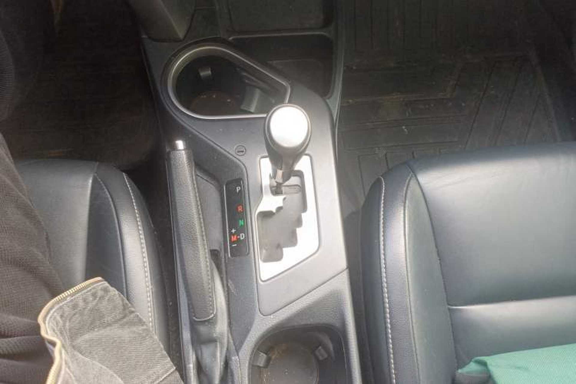 Used Toyota RAV4 2019 2.0L CVT Two-Wheel Drive ZhiShang Version China VI Standard Gear Lever