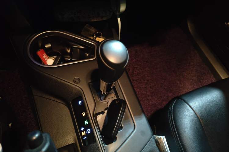 Used Toyota RAV4 2019 2.0L CVT Two-Wheel Drive Pioneer Edition China VI Standard Gear Lever