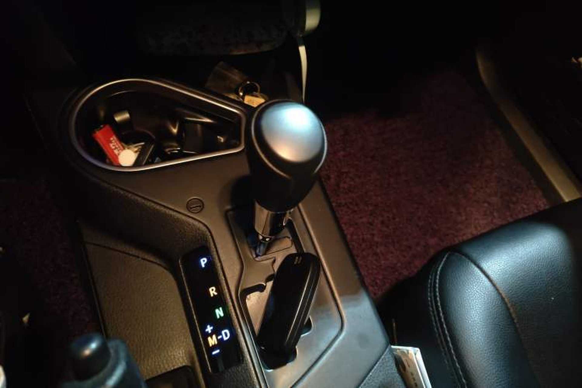 Used Toyota RAV4 2019 2.0L CVT Two-Wheel Drive Pioneer Edition China VI Standard Gear Lever
