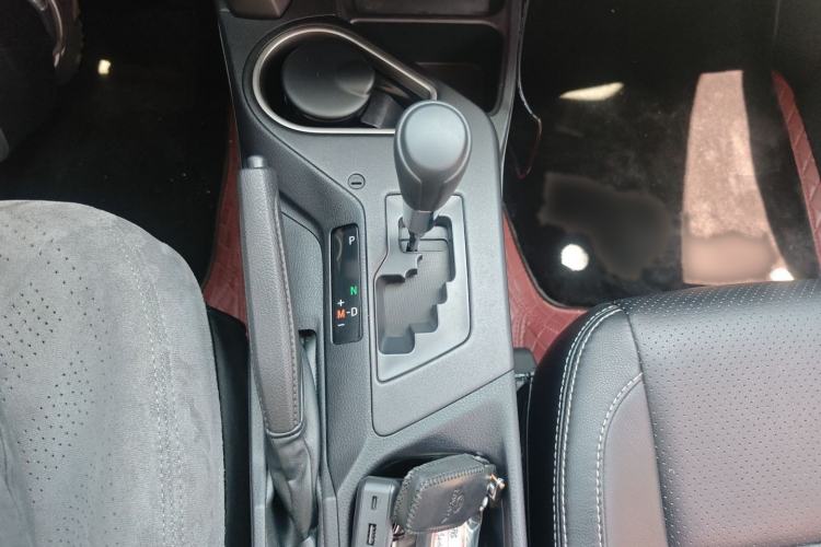 Used Toyota RAV4 2019 2.0L CVT Two-Wheel Drive Luxury Version China VI Standard Gear Lever