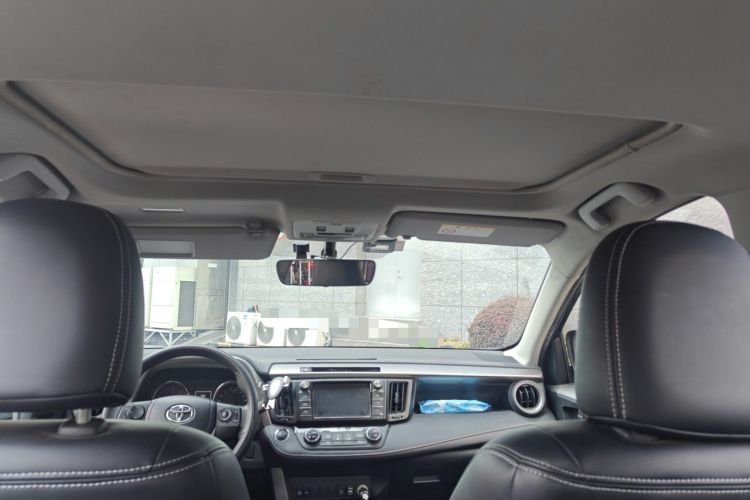 Used Toyota RAV4 2019 2.0L CVT Two-Wheel Drive Fashion X Limited Edition China VI Standard Headliner