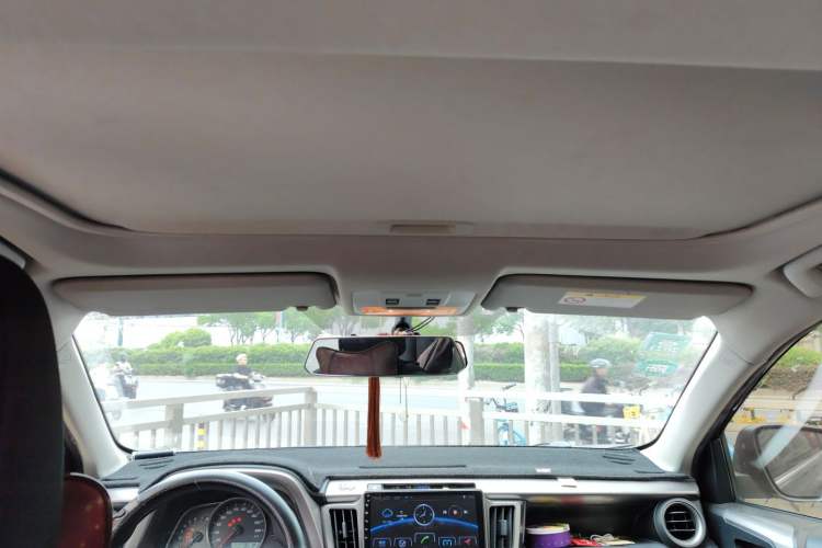 Used Toyota RAV4 2019 2.0L CVT Two-Wheel Drive Pioneer Edition China V Standard Headliner
