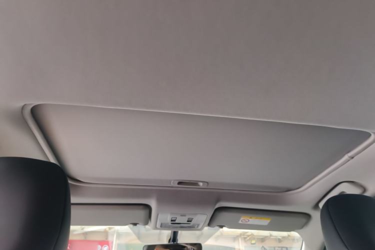 Used Toyota RAV4 2019 2.0L CVT Two-Wheel Drive Fashion X Limited Edition China VI Standard Headliner