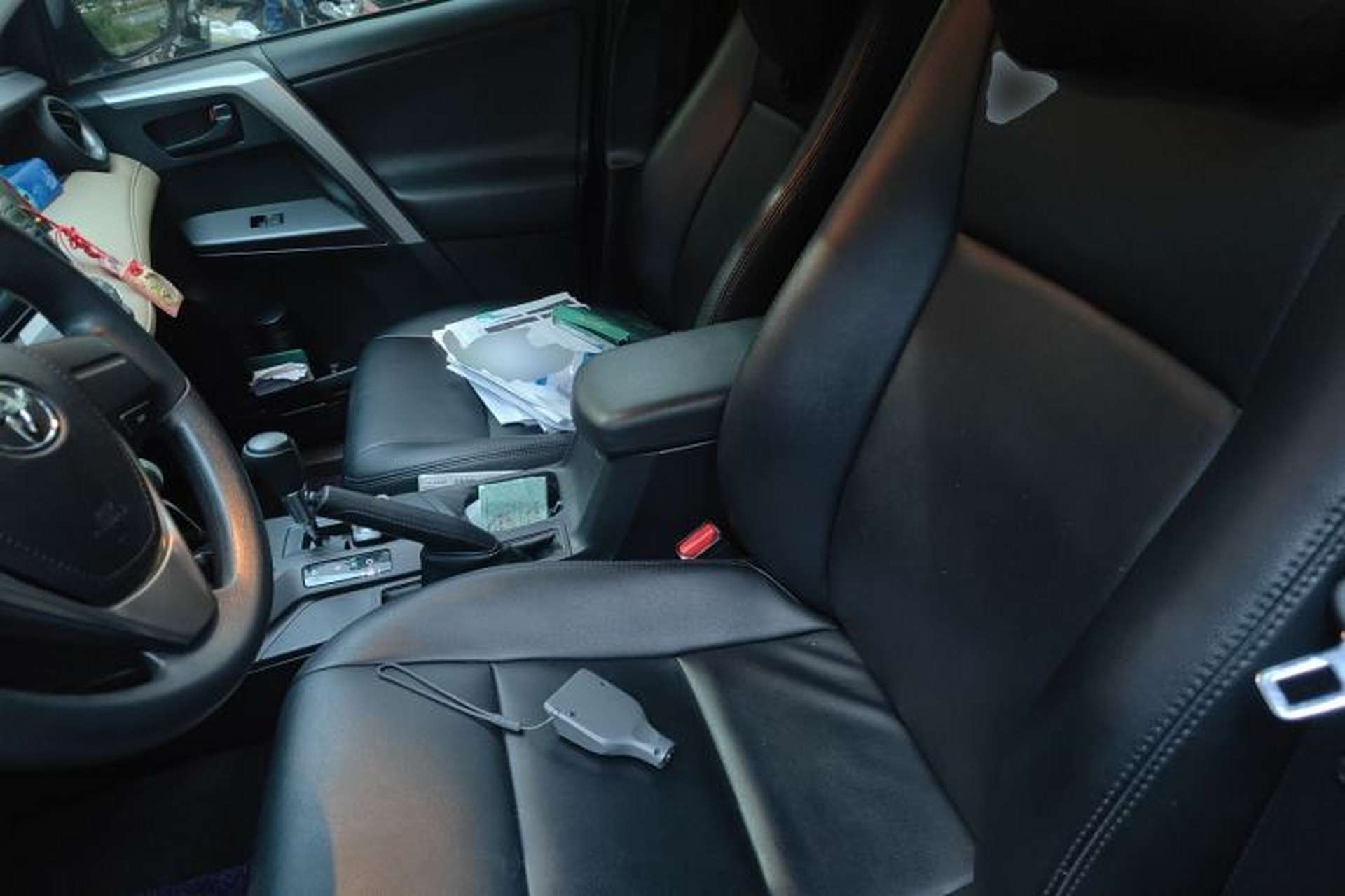Used Toyota RAV4 2019 2.0L CVT Two-Wheel Drive Pioneer Edition China VI Standard Left Front Seat