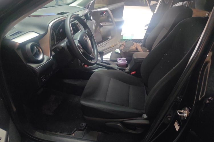 Used Toyota RAV4 2019 2.0L CVT Two-Wheel Drive Luxury Version China VI Standard Left Front Seat