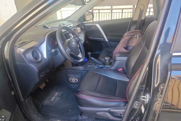 Used Toyota RAV4 2019 2.0L CVT Two-Wheel Drive Fashion X Limited Edition China V Standard Left Front Seat