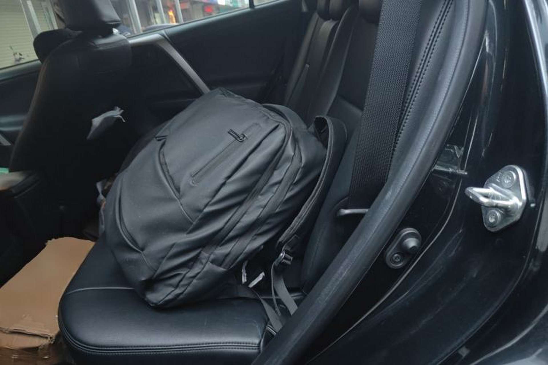 Used Toyota RAV4 2019 2.0L CVT Two-Wheel Drive Pioneer Edition China VI Standard Left Rear Seat