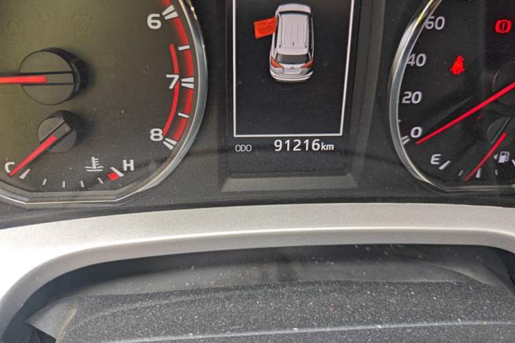 Used Toyota RAV4 2019 2.0L CVT Two-Wheel Drive Fashion X Limited Edition China VI Standard Odometer Close Up