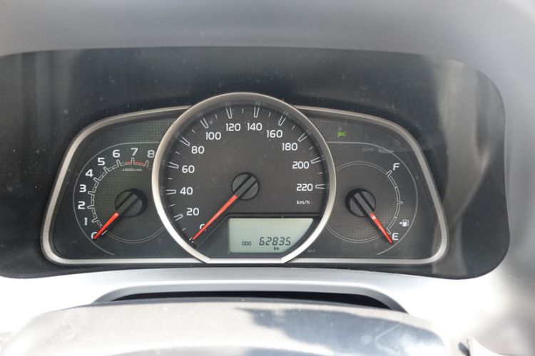 Used Toyota RAV4 2019 2.0L CVT Two-Wheel Drive Luxury Version China VI Standard Odometer Close Up