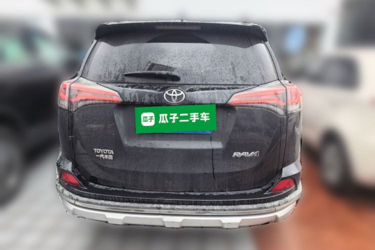 Used Toyota RAV4 2019 2.0L CVT Two-Wheel Drive Fashion X Limited Edition China VI Standard Rear
