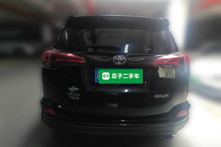 Used Toyota RAV4 2019 2.0L CVT Two-Wheel Drive Luxury Version China VI Standard Rear