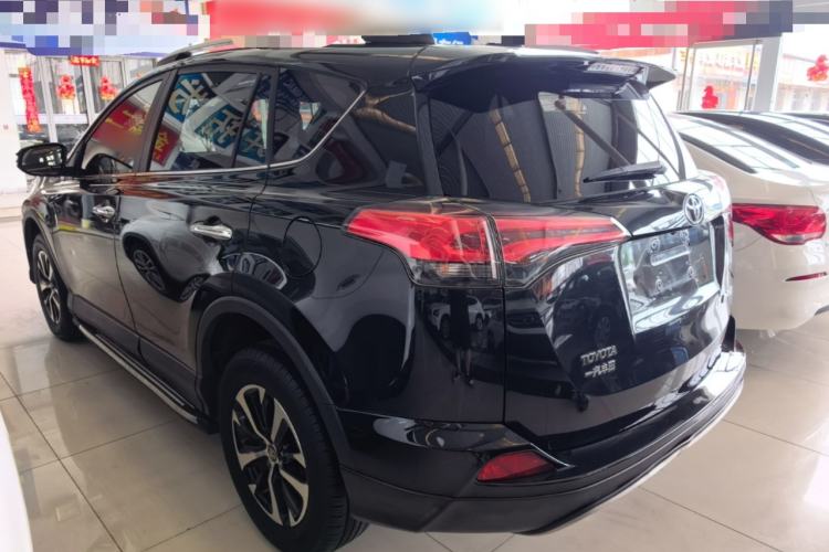 Used Toyota RAV4 2019 2.0L CVT Two-Wheel Drive Luxury Version China VI Standard Rear Left 45 Deg
