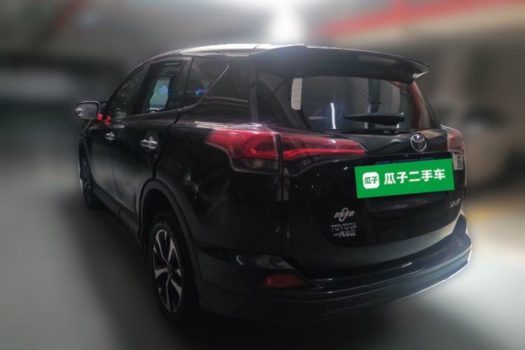 Used Toyota RAV4 2019 2.0L CVT Two-Wheel Drive Luxury Version China VI Standard Rear Left 45 Deg
