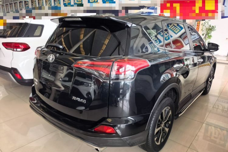 Used Toyota RAV4 2019 2.0L CVT Two-Wheel Drive Luxury Version China VI Standard Rear Right 45 Deg