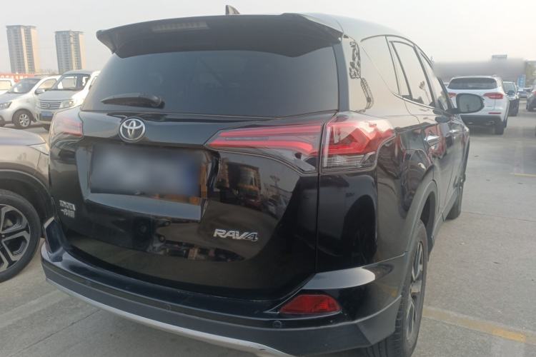 Used Toyota RAV4 2019 2.0L CVT Two-Wheel Drive ZhiShang Version China VI Standard Rear Right 45 Deg