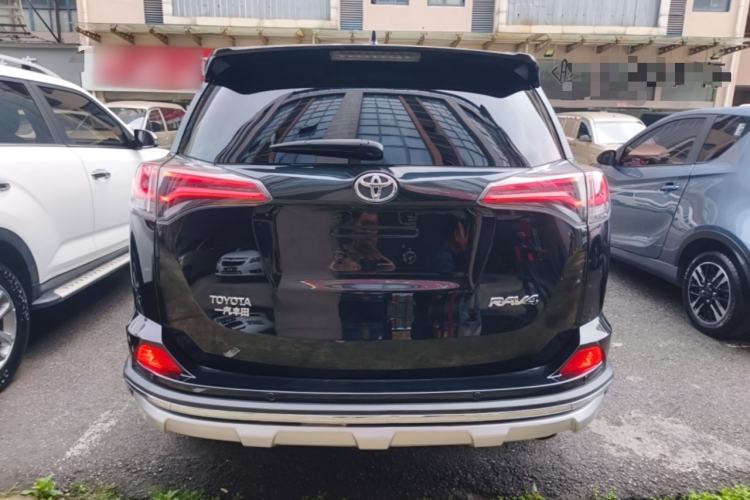 Used Toyota RAV4 2019 2.0L CVT Two-Wheel Drive Fashion X Limited Edition China VI Standard Rear