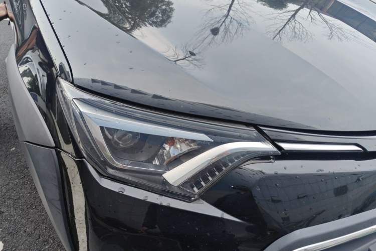 Used Toyota RAV4 2019 2.0L CVT Two-Wheel Drive Fashion X Limited Edition China VI Standard Right Front Headlight