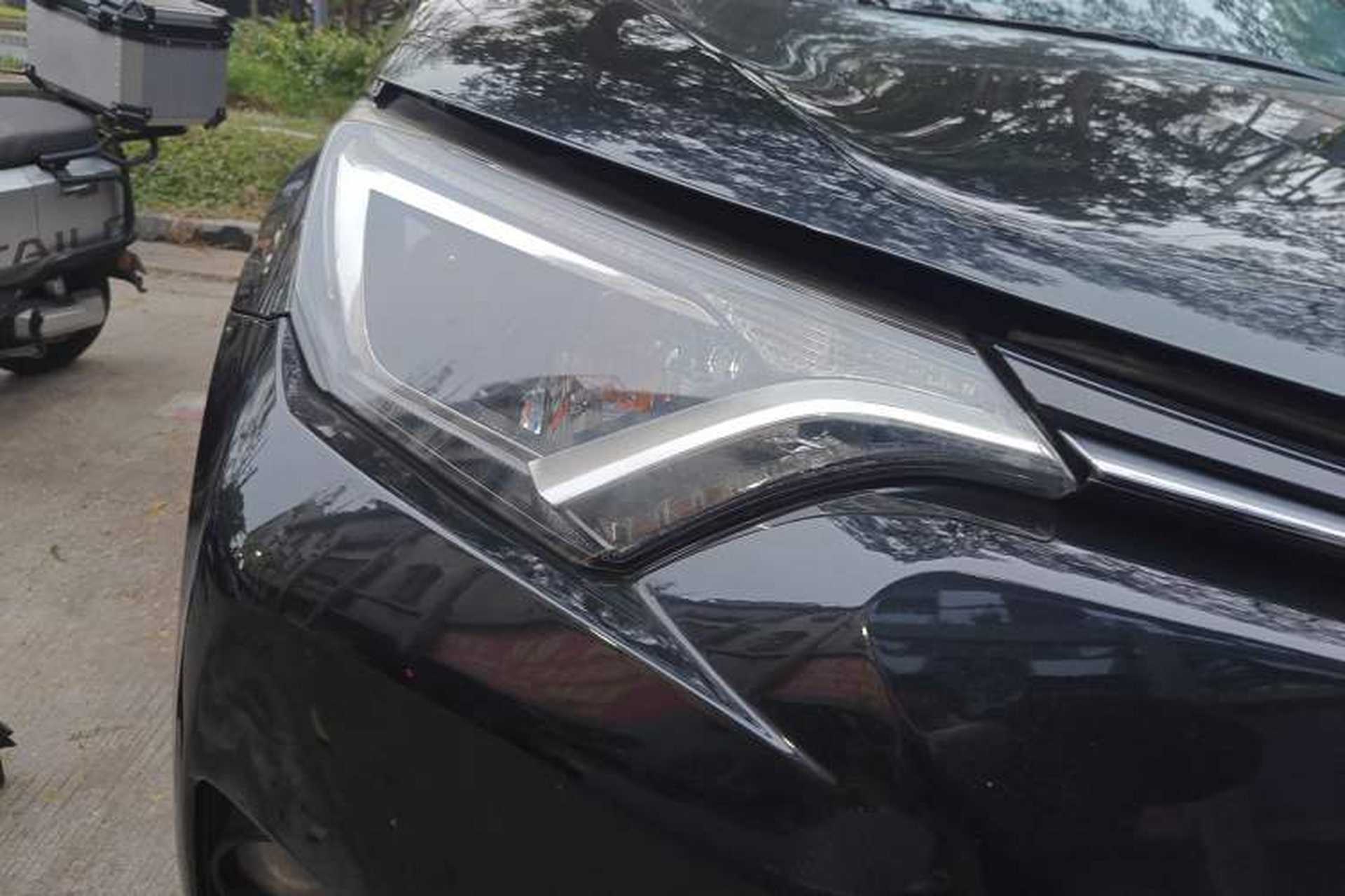 Used Toyota RAV4 2019 2.0L CVT Two-Wheel Drive Pioneer Edition China VI Standard Right Front Headlight