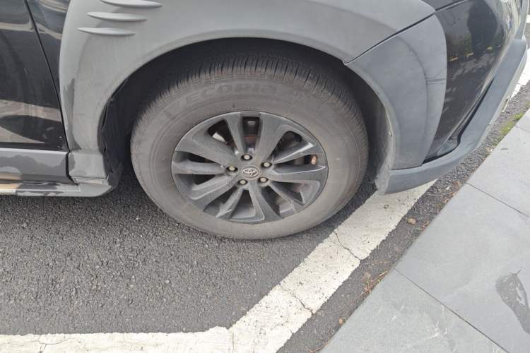 Used Toyota RAV4 2019 2.0L CVT Two-Wheel Drive Fashion X Limited Edition China VI Standard Right Front Wheel Hub