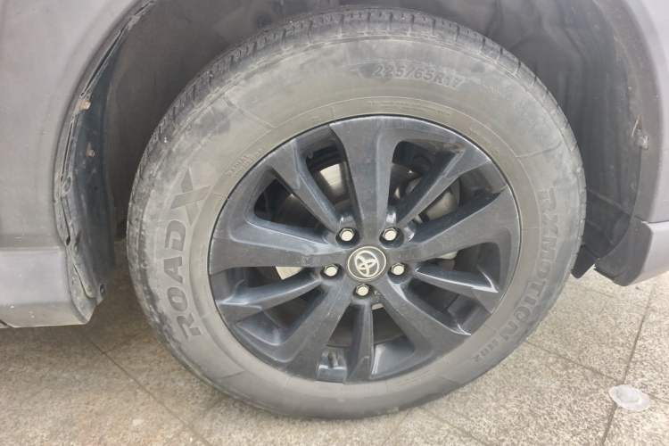 Used Toyota RAV4 2019 2.0L CVT Two-Wheel Drive Fashion X Limited Edition China VI Standard Right Front Wheel Hub