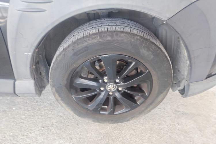 Used Toyota RAV4 2019 2.0L CVT Two-Wheel Drive Fashion X Limited Edition China V Standard Right Front Wheel Hub