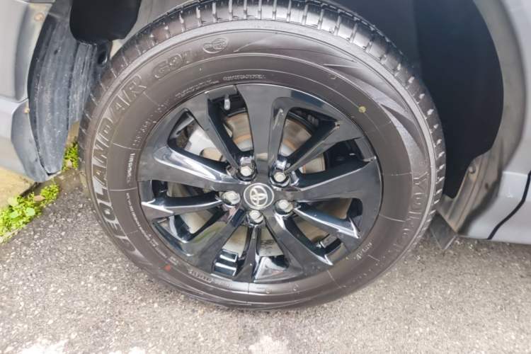 Used Toyota RAV4 2019 2.0L CVT Two-Wheel Drive Fashion X Limited Edition China VI Standard Right Rear Wheel Hub