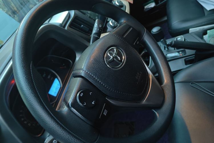 Used Toyota RAV4 2019 2.0L CVT Two-Wheel Drive Pioneer Edition China VI Standard Steering Wheel