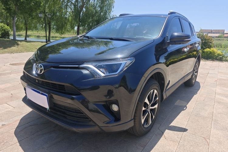 Used Toyota RAV4 2019 2.0L CVT Two-Wheel Drive Luxury Version China VI Standard Guazi used car, China used car export, Used car for sale, Used cars, Cheapest cars for sale