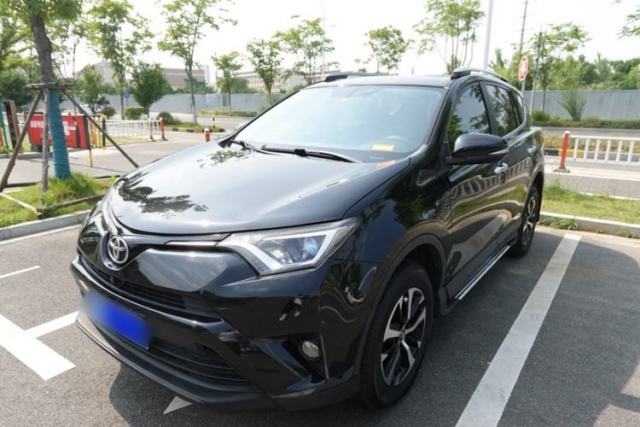 Used Toyota RAV4 2019 2.0L CVT Two-Wheel Drive Luxury Version China VI Standard