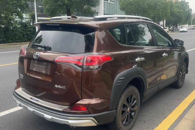 Used Toyota RAV4 2019 2.0L CVT Two-Wheel Drive Fashion X Limited Edition China VI Standard Exterior 3