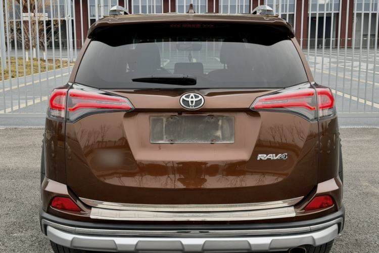 Used Toyota RAV4 2019 2.0L CVT Two-Wheel Drive Fashion X Limited Edition China V Standard Exterior 5