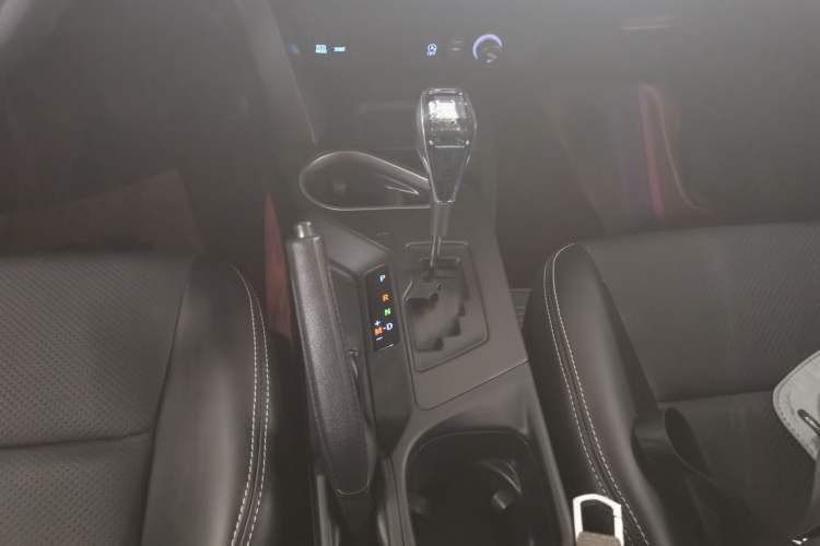 Used Toyota RAV4 2019 2.0L CVT Two-Wheel Drive Fashion X Limited Edition China V Standard Gear Lever