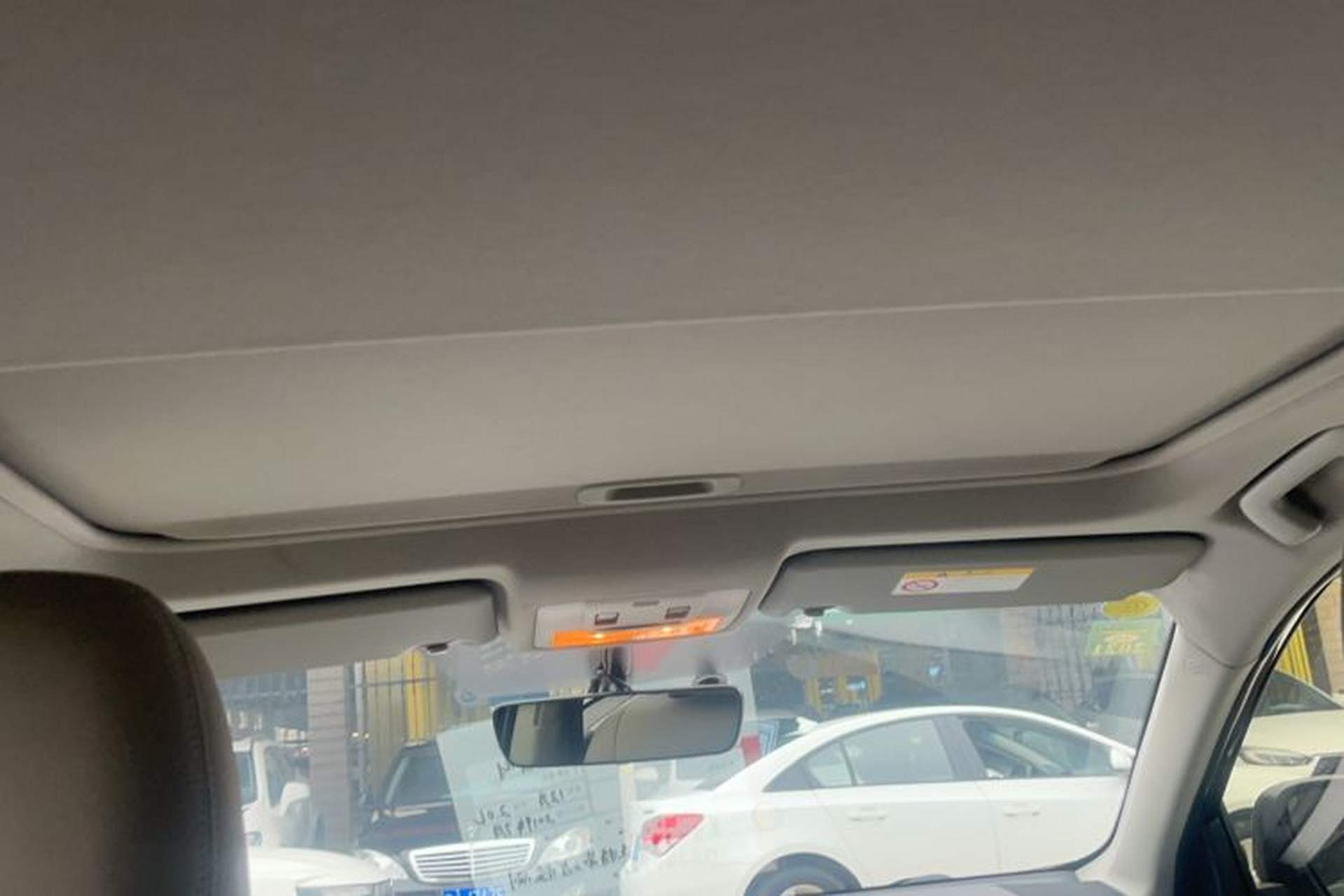 Used Toyota RAV4 2019 2.0L CVT Two-Wheel Drive Fashion X Limited Edition China VI Standard Headliner