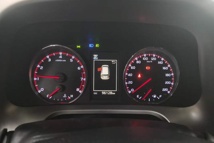 Used Toyota RAV4 2019 2.0L CVT Two-Wheel Drive Fashion X Limited Edition China V Standard Instrument Cluster