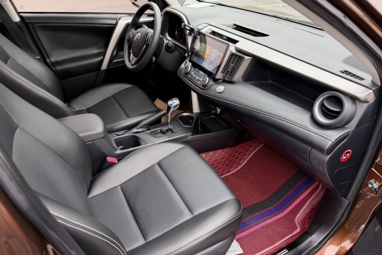 Used Toyota RAV4 2019 2.0L CVT Two-Wheel Drive Fashion X Limited Edition China V Standard Interior 6