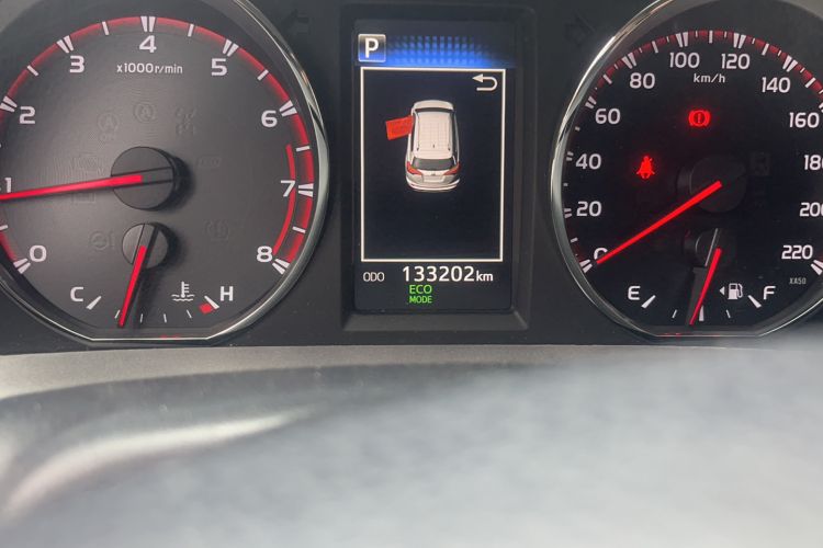 Used Toyota RAV4 2019 2.0L CVT Two-Wheel Drive Fashion X Limited Edition China VI Standard Odometer Close Up