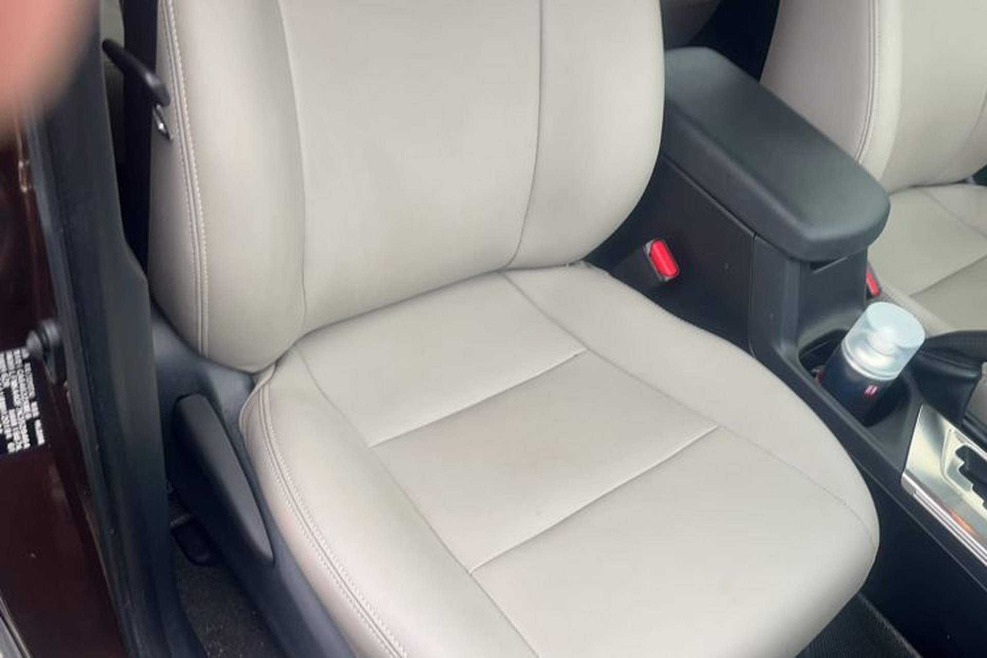 Used Toyota RAV4 2019 2.0L CVT Two-Wheel Drive Fashion X Limited Edition China VI Standard Right Front Seat