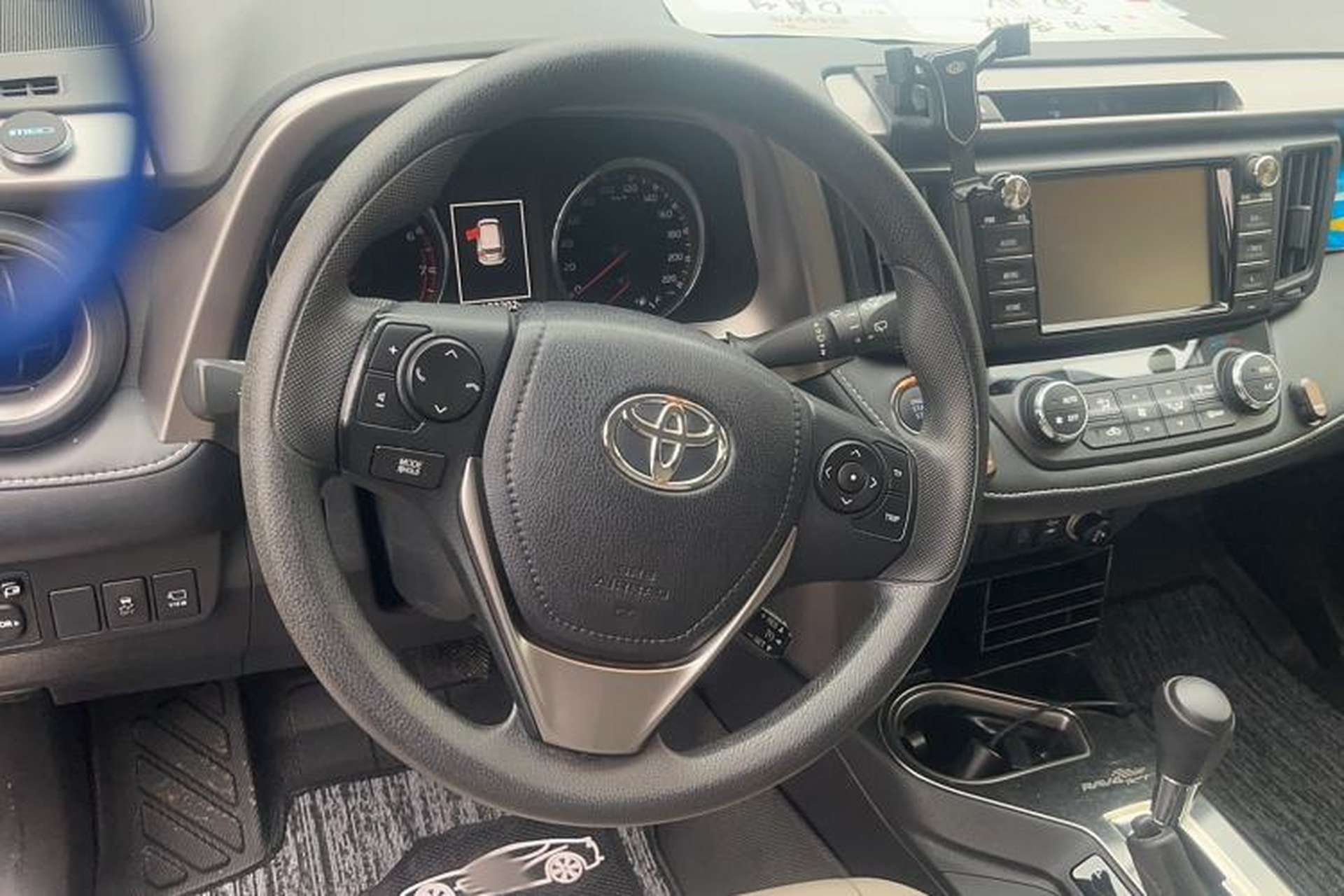 Used Toyota RAV4 2019 2.0L CVT Two-Wheel Drive Fashion X Limited Edition China VI Standard Steering Wheel
